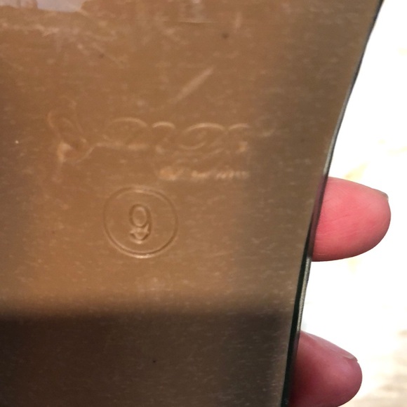 Olive green heels - Picture 8 of 8